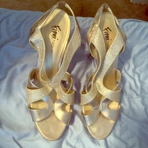 Gold shiny heels